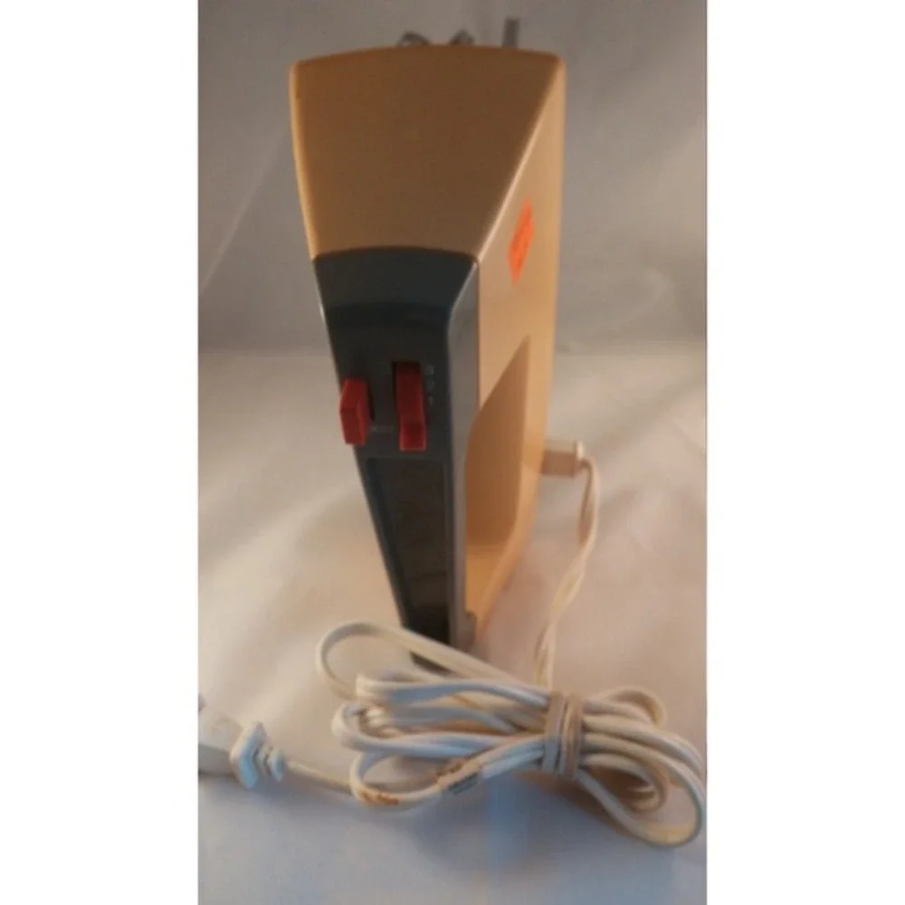 Vintage Hamilton Beach hand mixer, mustard and brown colored mixer, 70s‎